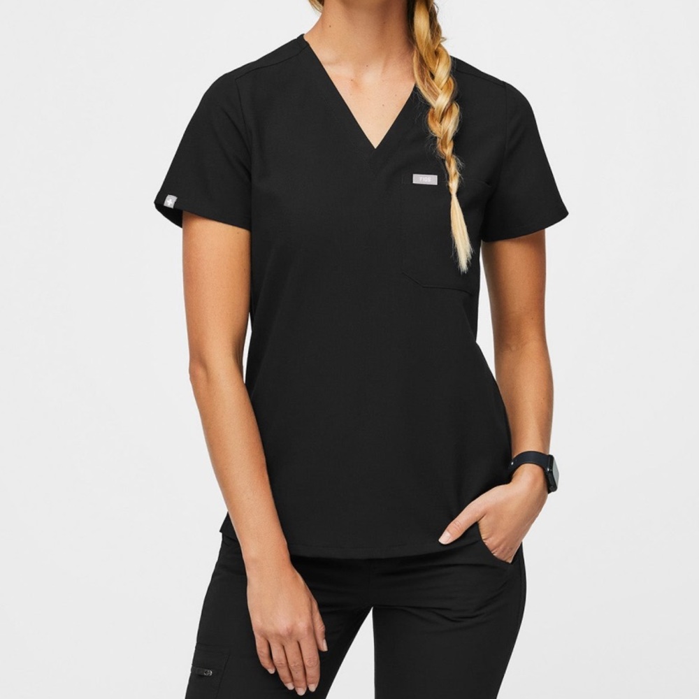 women's Black Catarina - One-Pocket Scrub Top - L / Black